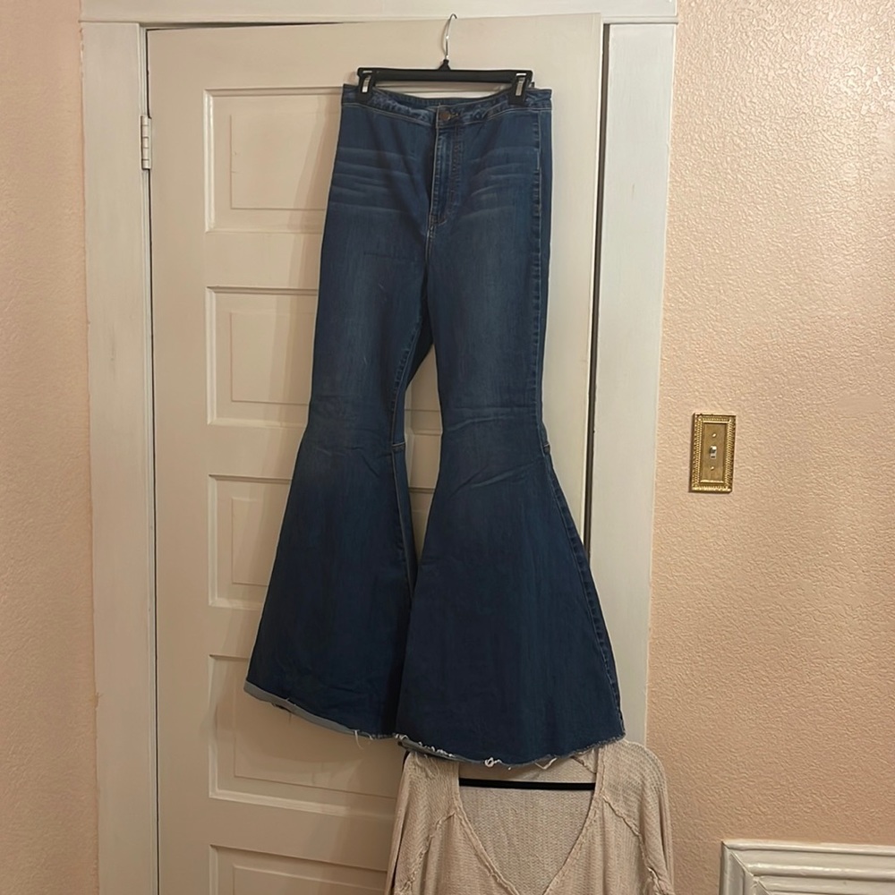 Free People “float on” flare jeans